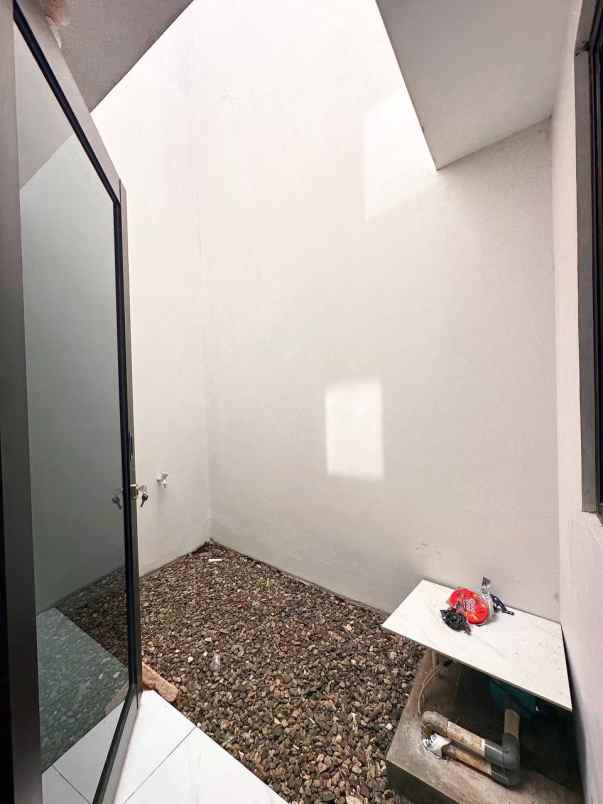 dijual rumah baru siap huni di munjul jakarta timur