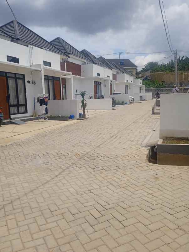dijual rumah bedahan