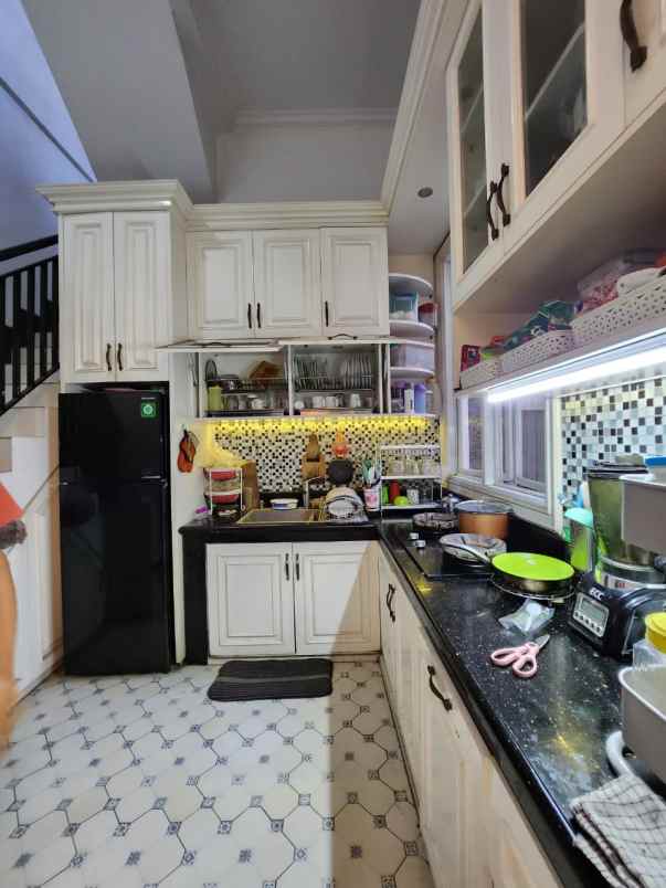 dijual rumah billymoon