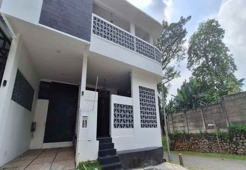 dijual rumah bintaro sektor 9