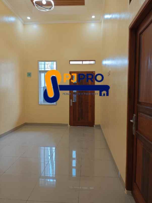 dijual rumah boulevard hijau