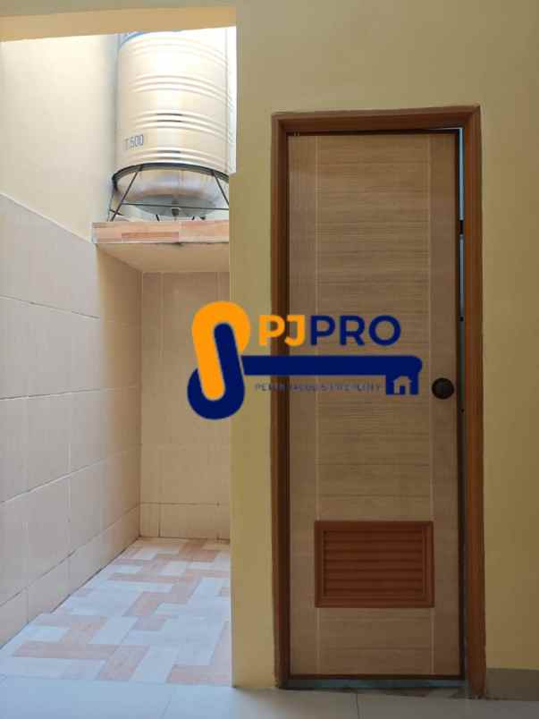 dijual rumah boulevard hijau