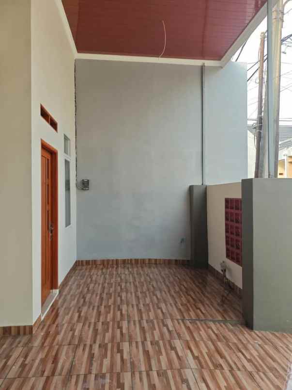 dijual rumah boulevard hijau kota