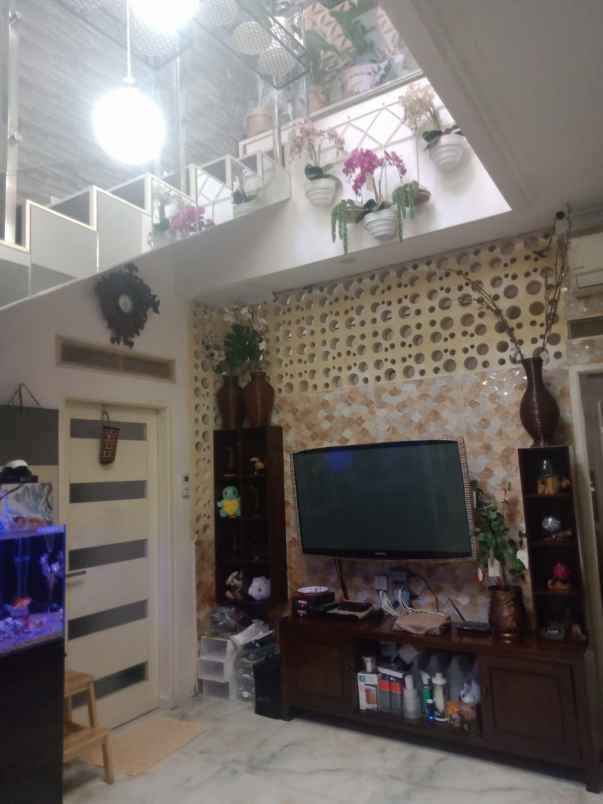 dijual rumah buah batu regency