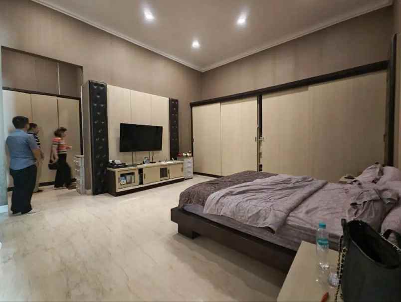 dijual rumah bukit gading mediterania