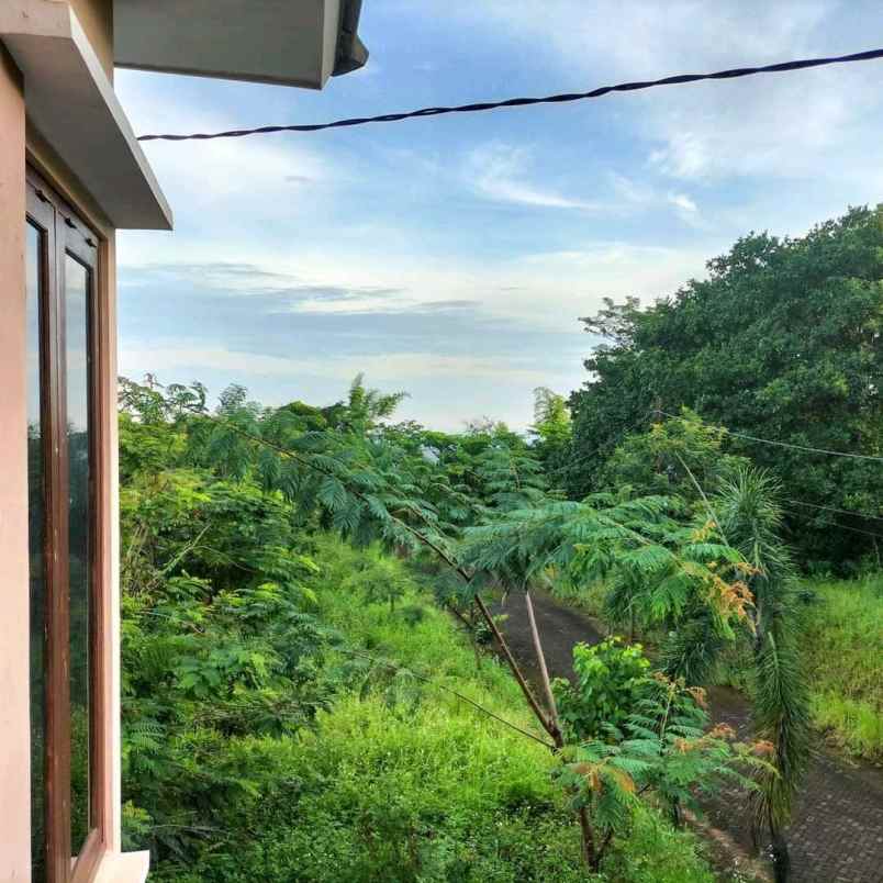 dijual rumah bulusan