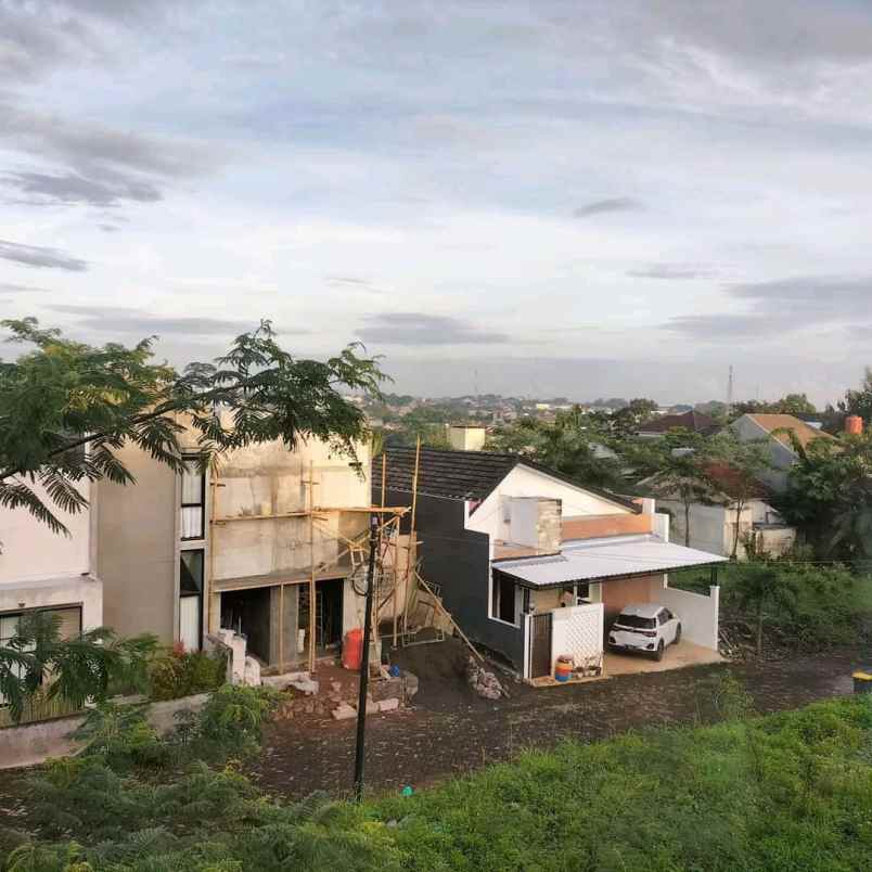 dijual rumah bulusan