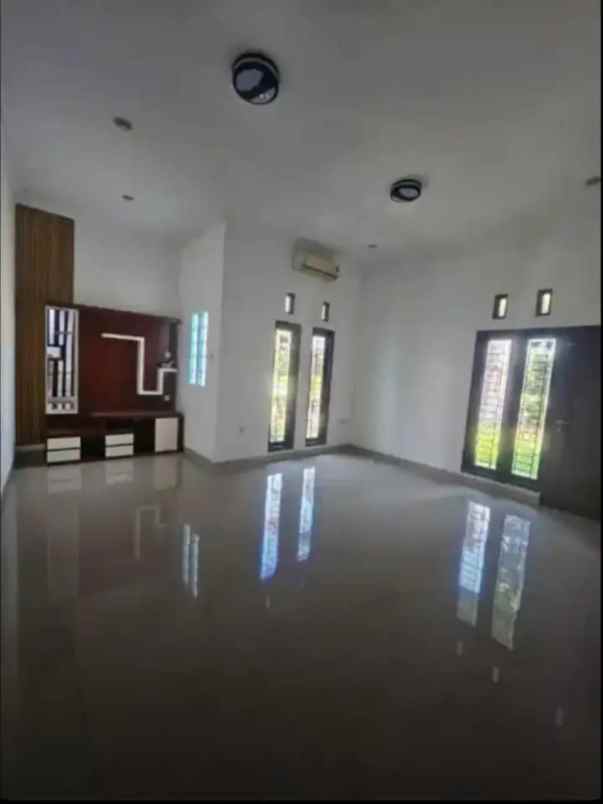 dijual rumah bulusan