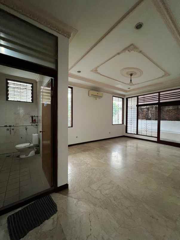dijual rumah cantik strategis dekat mrt cipete jaksel