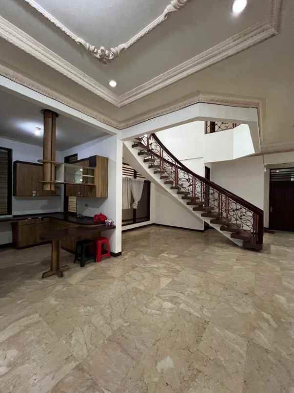 dijual rumah cantik strategis dekat mrt cipete jaksel