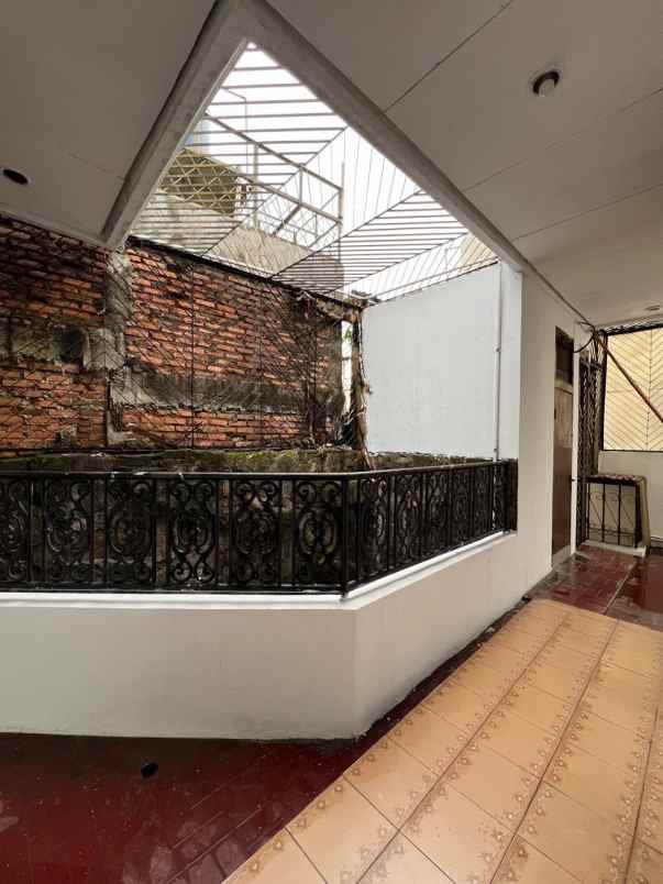 dijual rumah cantik strategis dekat mrt cipete jaksel