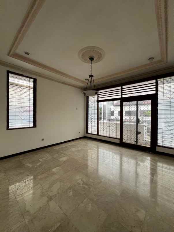 dijual rumah cantik strategis dekat mrt cipete jaksel