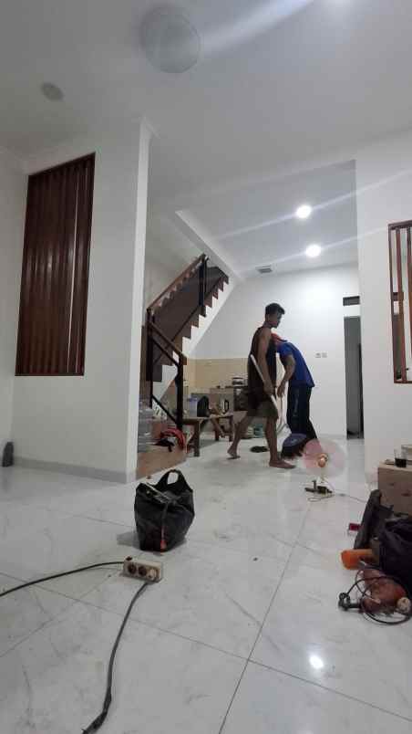 dijual rumah cempaka putih