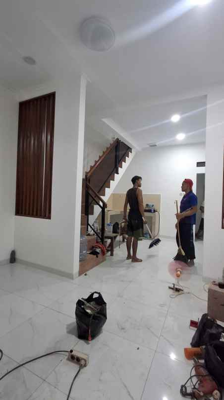 dijual rumah cempaka putih