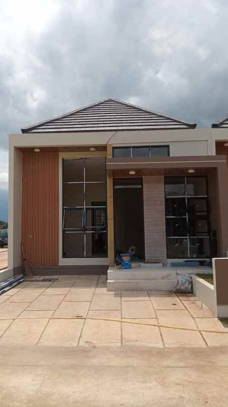 dijual rumah cicadas ciampea