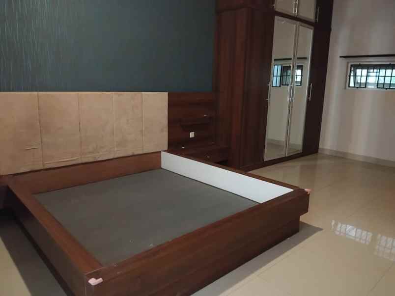 dijual rumah cigadung