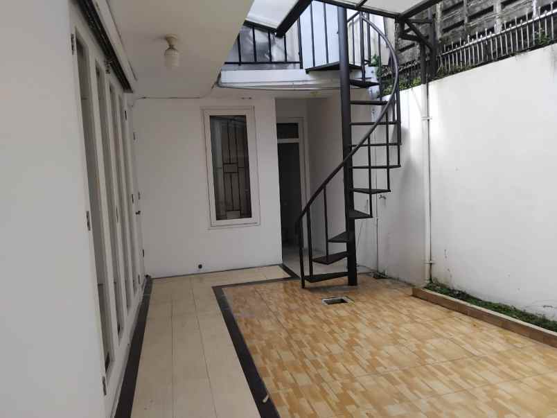 dijual rumah cigadung