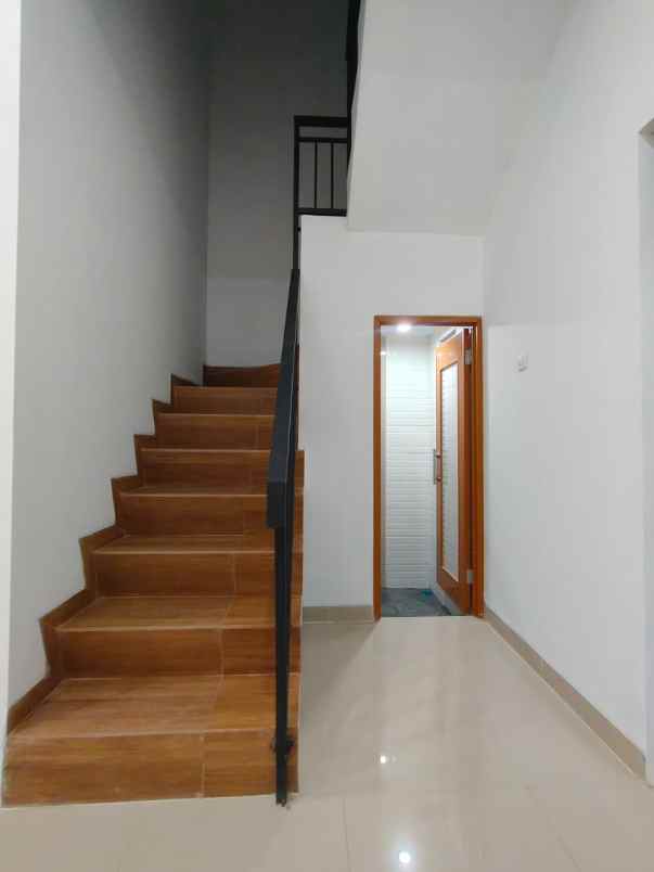 dijual rumah cijantung jakarta timur