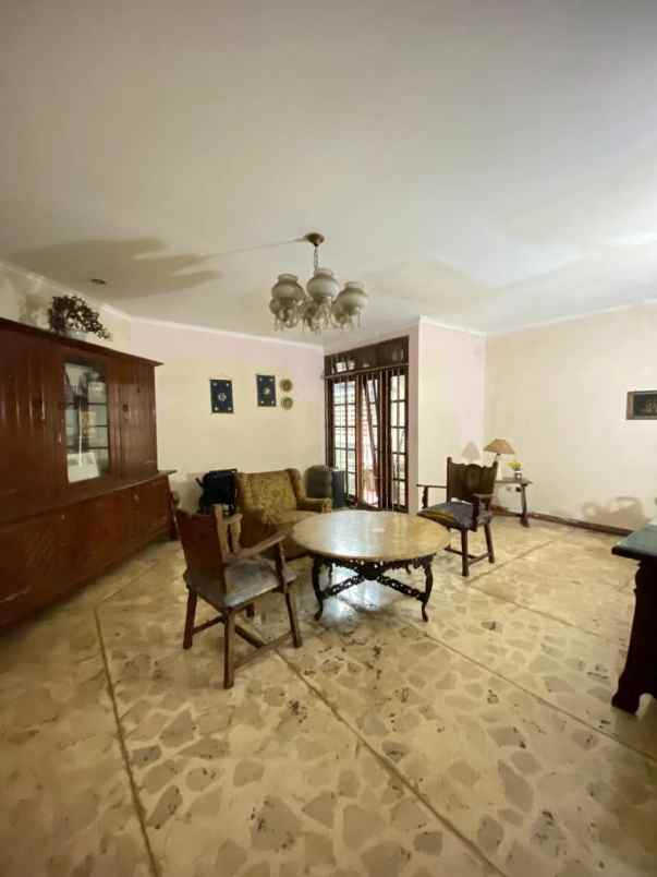 dijual rumah cinere estate