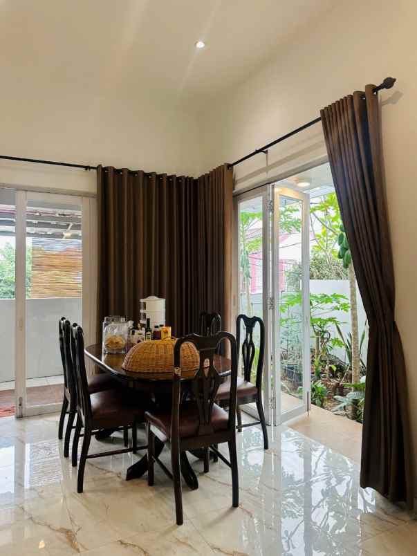 dijual rumah cinere hill