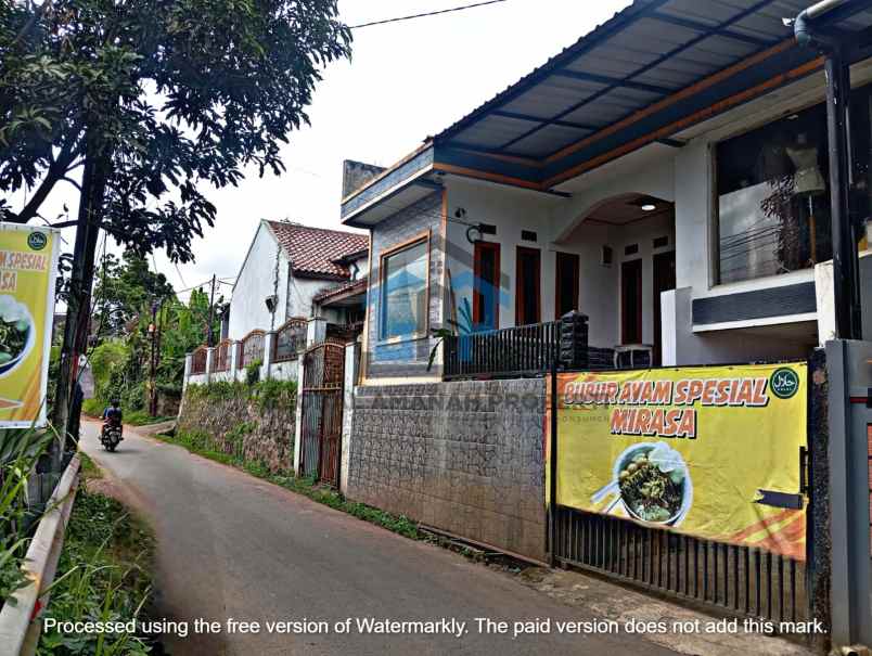 dijual rumah cipageran mainroad lingkungan nyaman