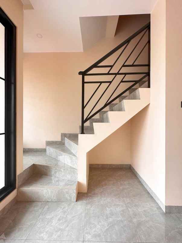 dijual rumah cipayung