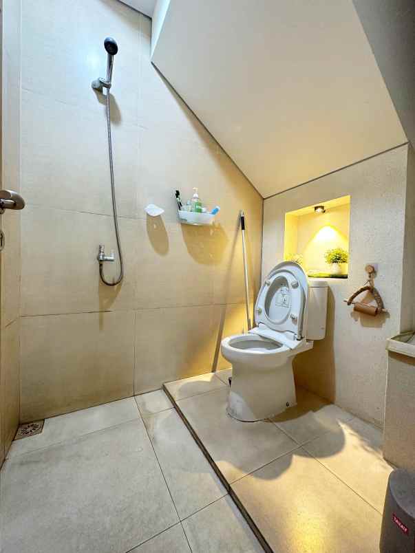 dijual rumah cipayung