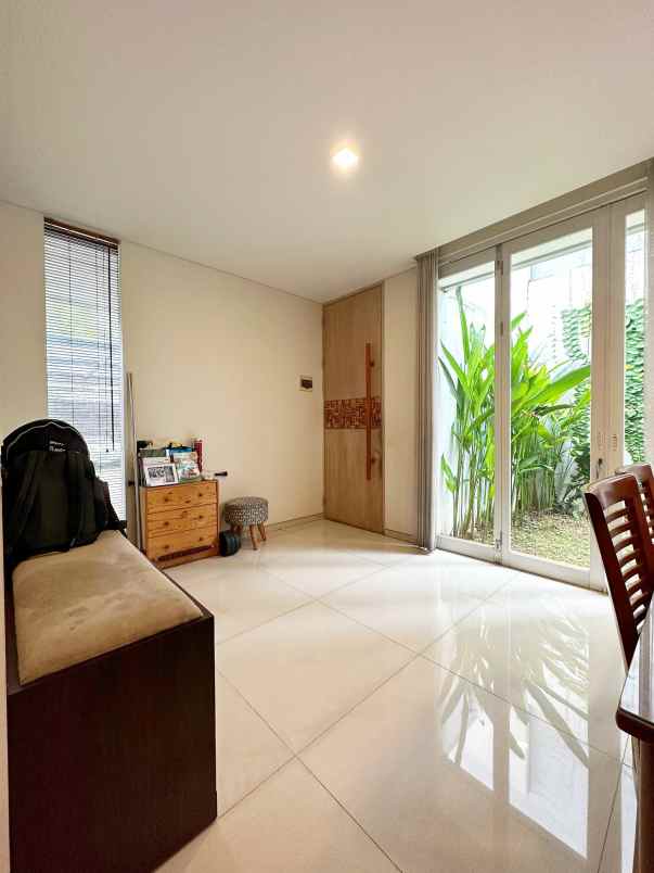 dijual rumah cipayung