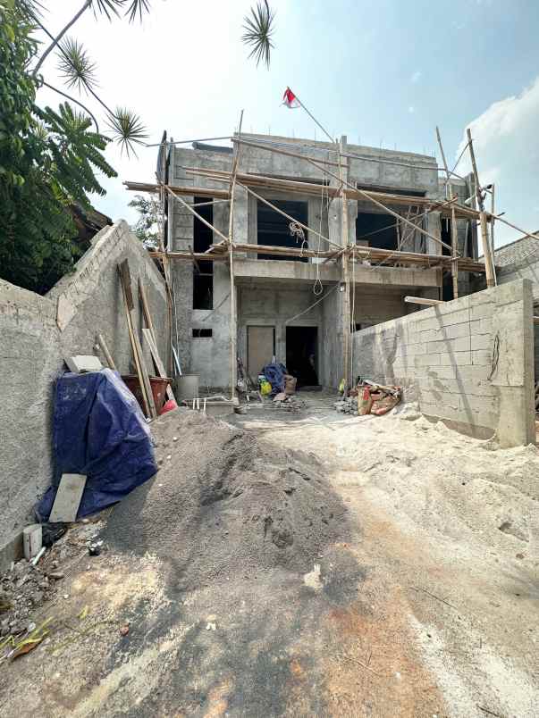 dijual rumah cipayung
