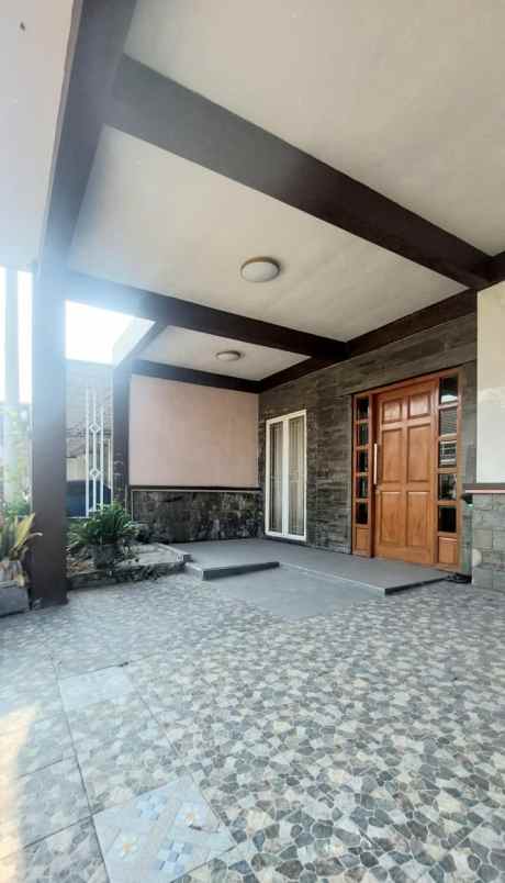 dijual rumah citra harmoni trosobo