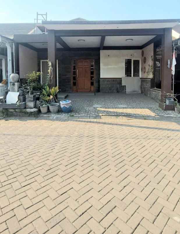 dijual rumah citra harmoni trosobo