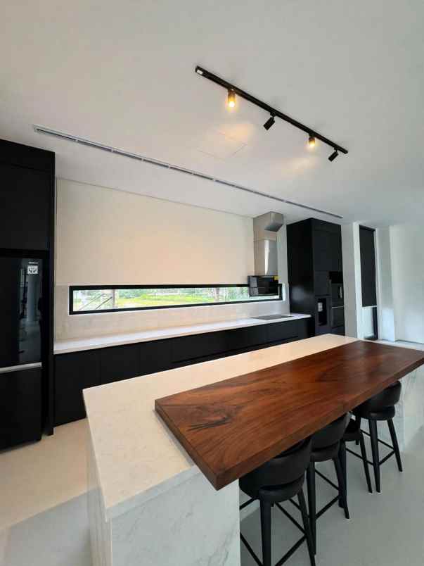 dijual rumah citraland