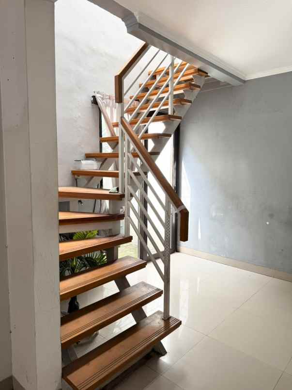 dijual rumah cluster green caraka