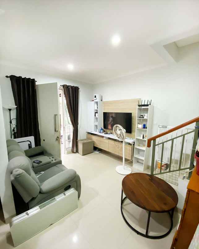 dijual rumah cluster malibu village