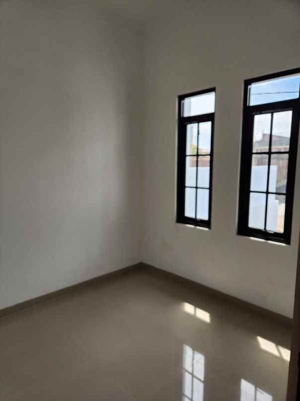 dijual rumah cluster pondok hegar asri