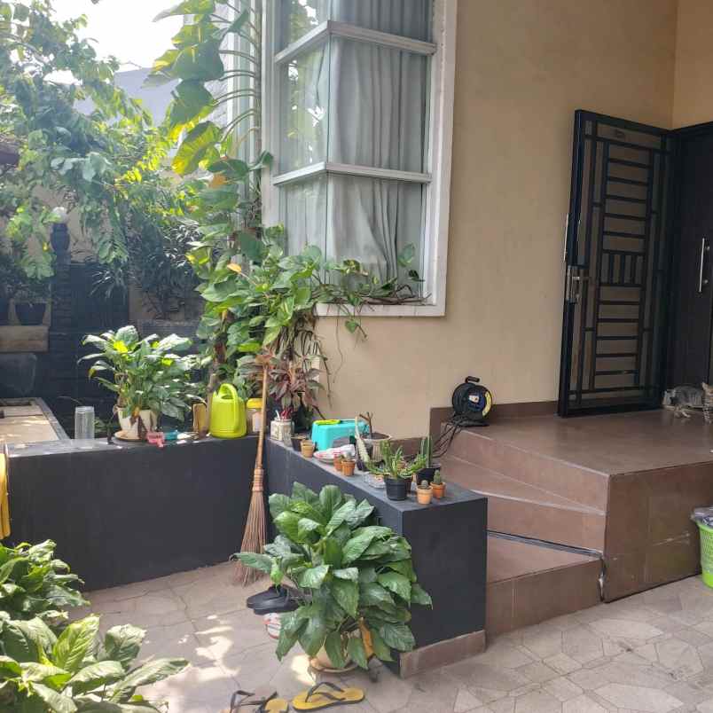 dijual rumah cluster pondok ungu permai