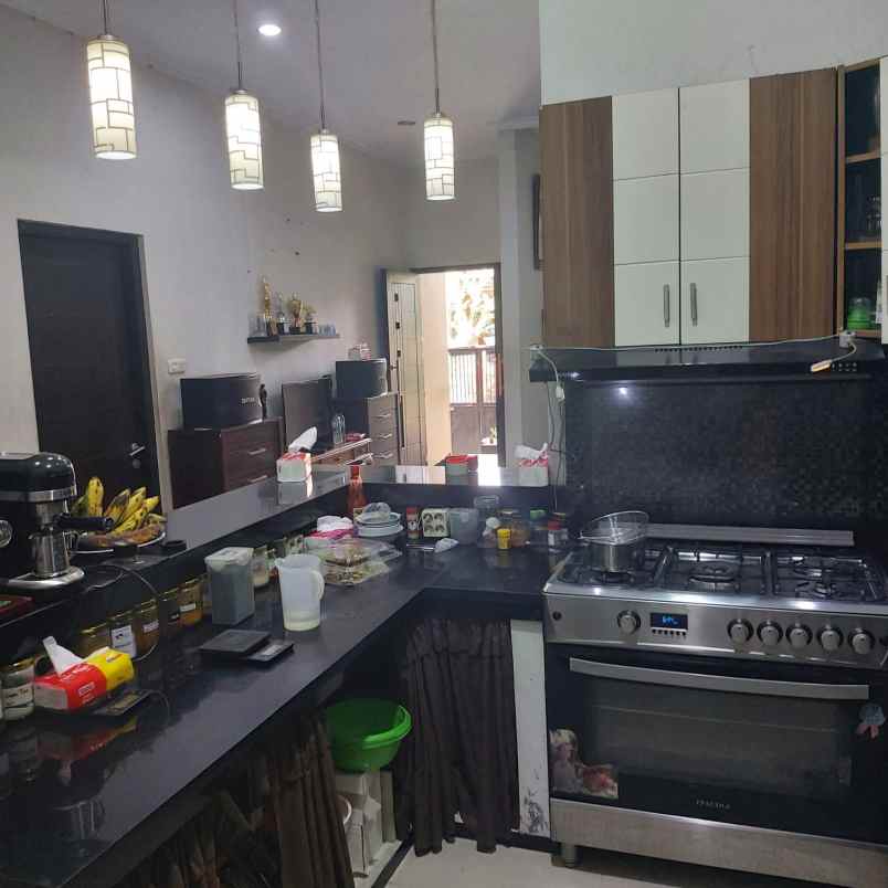 dijual rumah cluster pondok ungu permai