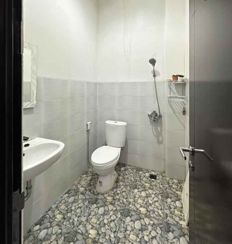 dijual rumah cluster shinano jgc