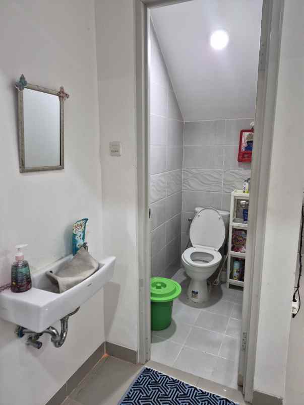 dijual rumah cluster viona karawaci