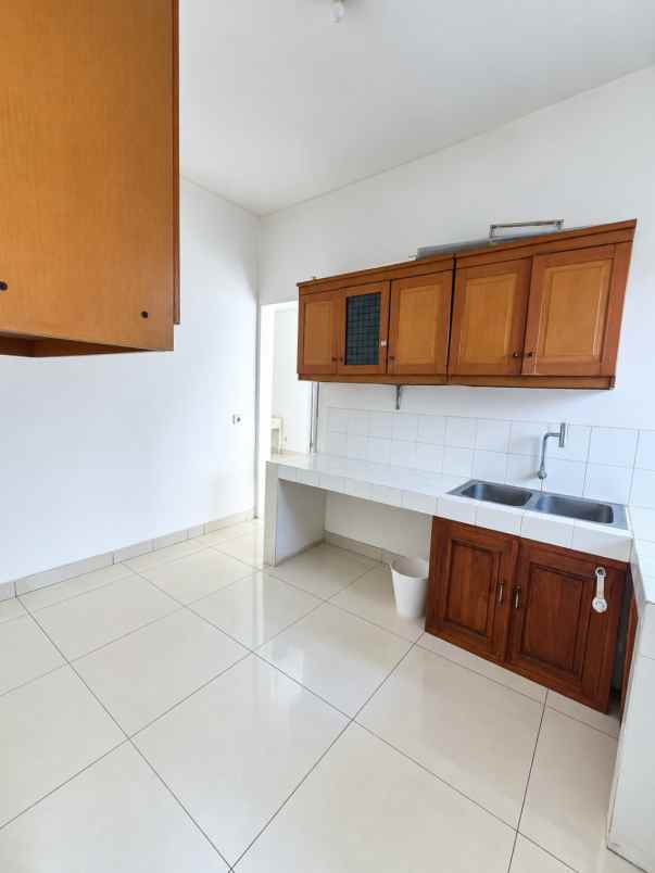 dijual rumah cluster zebrina jgc