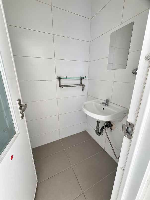 dijual rumah cluster zebrina jgc