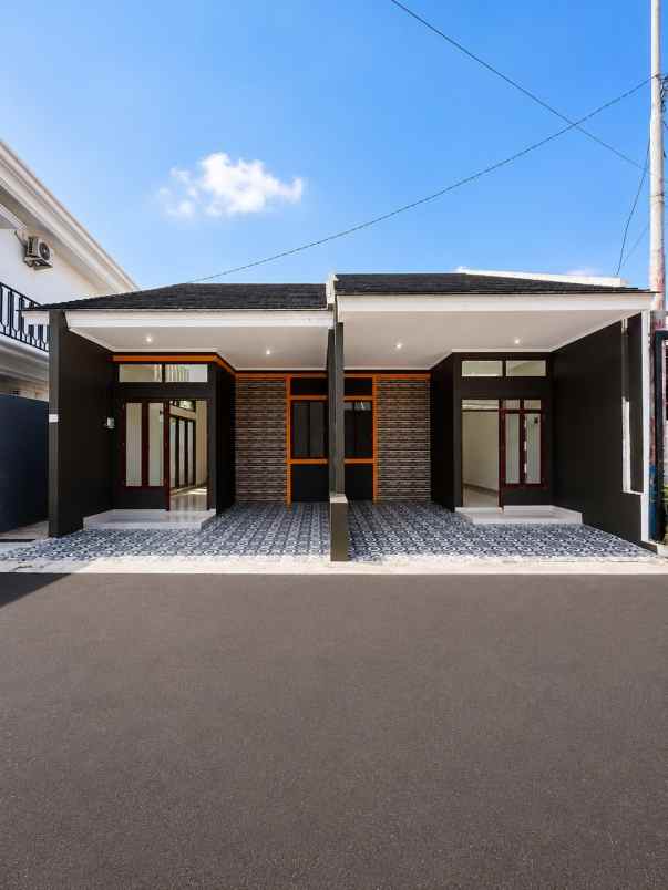 dijual rumah dalam cluster bambu apus