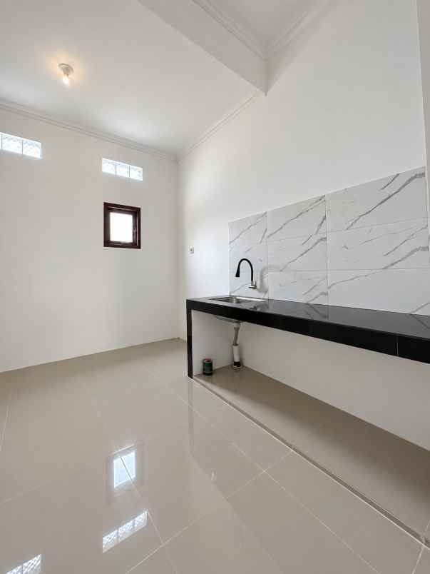 dijual rumah dalam cluster bambu apus