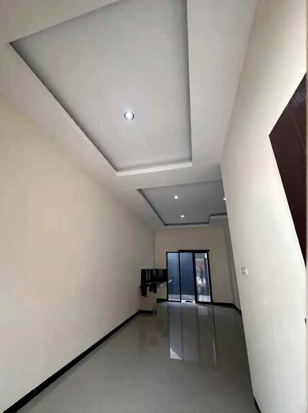 dijual rumah damo indah timur