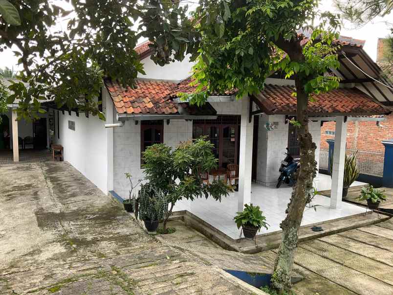 dijual rumah dekat pasar dan jalan utama