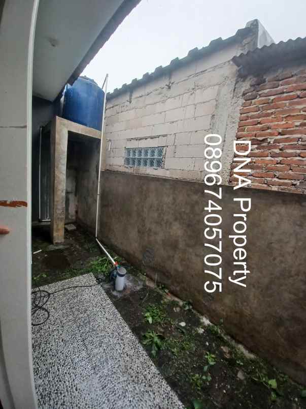 dijual rumah dengan halaman luas di margahayu bandung