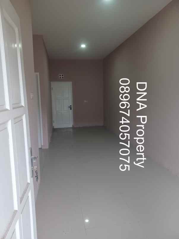 dijual rumah dengan halaman luas di margahayu bandung