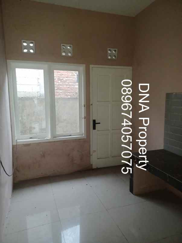 dijual rumah dengan halaman luas di margahayu bandung