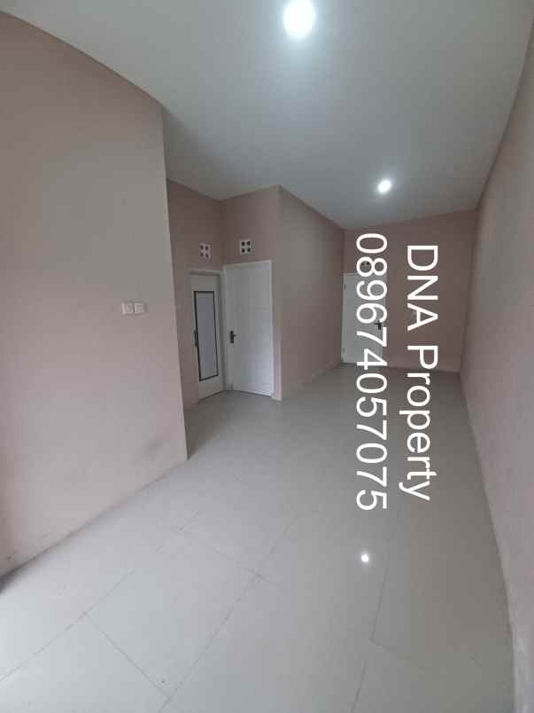 dijual rumah dengan halaman luas di margahayu bandung