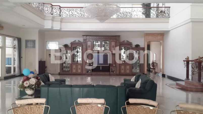 dijual rumah dharmahusada